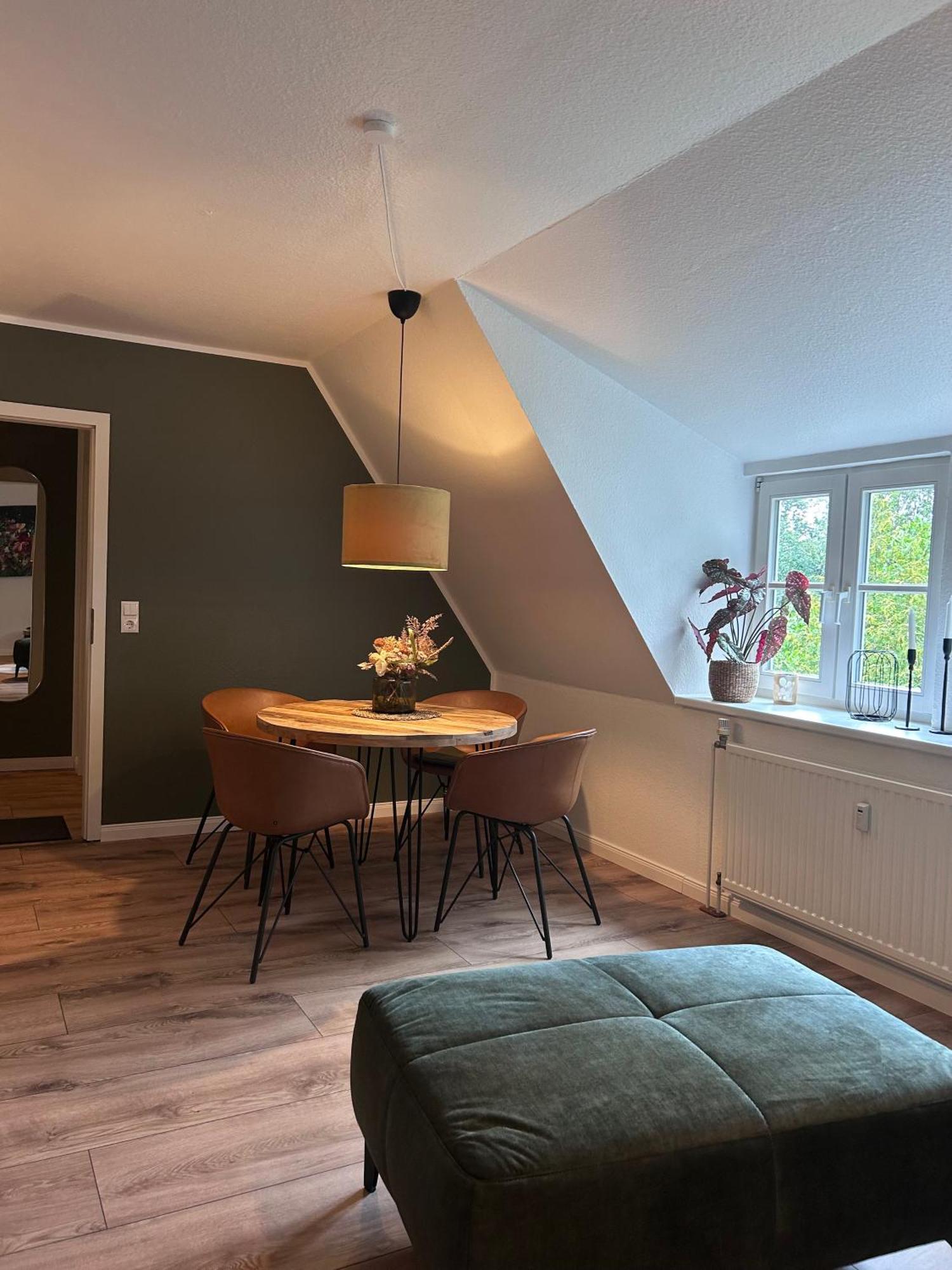 4 Wunderschoene Ferienwohnungen Im Kavaliershaus Schwerin  Exterior foto